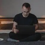 how do i pay international remote employees