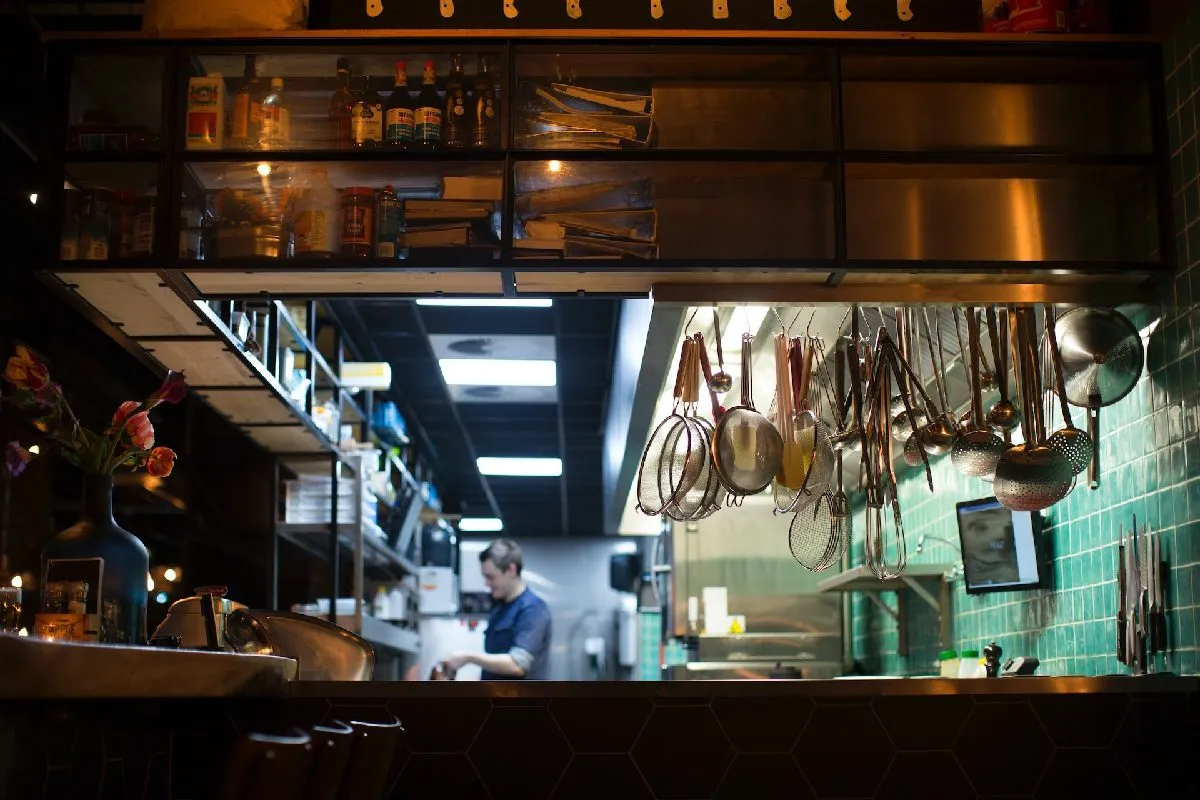 Open kitchen restaurant